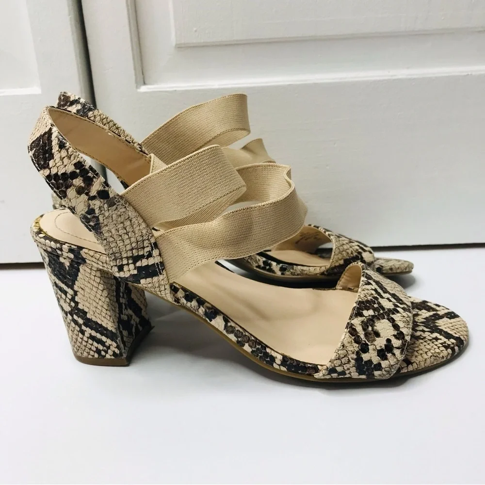 BANDOLINO Snakeskin Print Open Toe Chunky Heel Shoes Size 7M